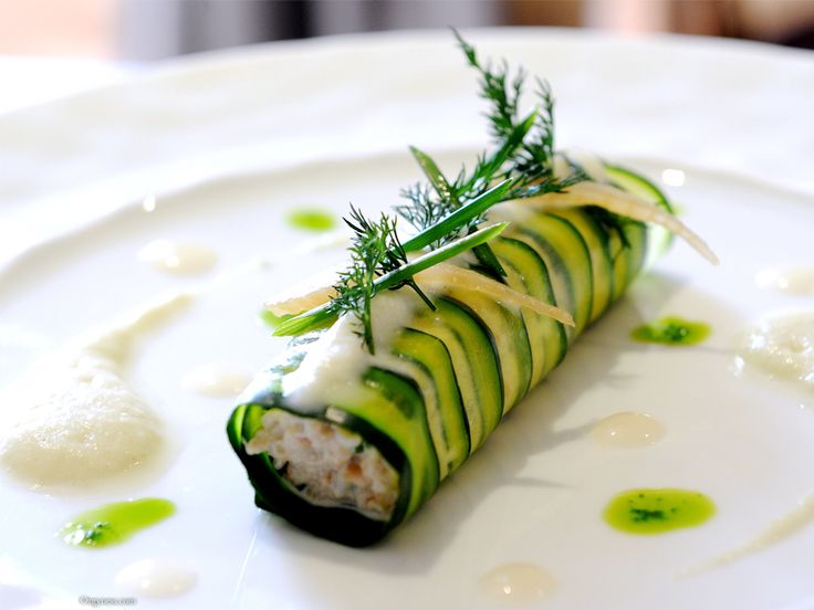 Roulé de courgette farci au crabe